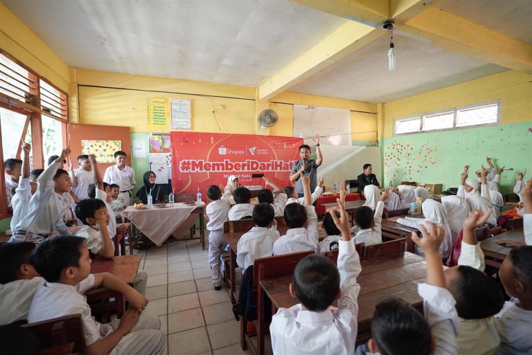 Keseruan anak-anak MI Nurul Huda, Depok di rangkaian acara ...